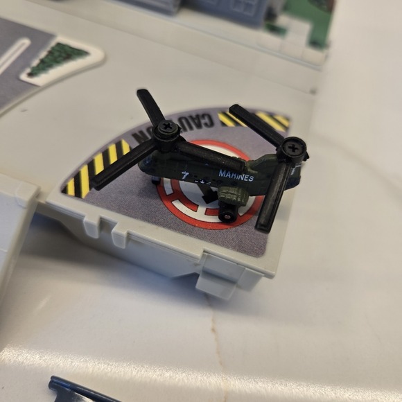 Micro Machine Travel City Fold Up Playsets by Galoob from 1989 - Picture 8 of 12